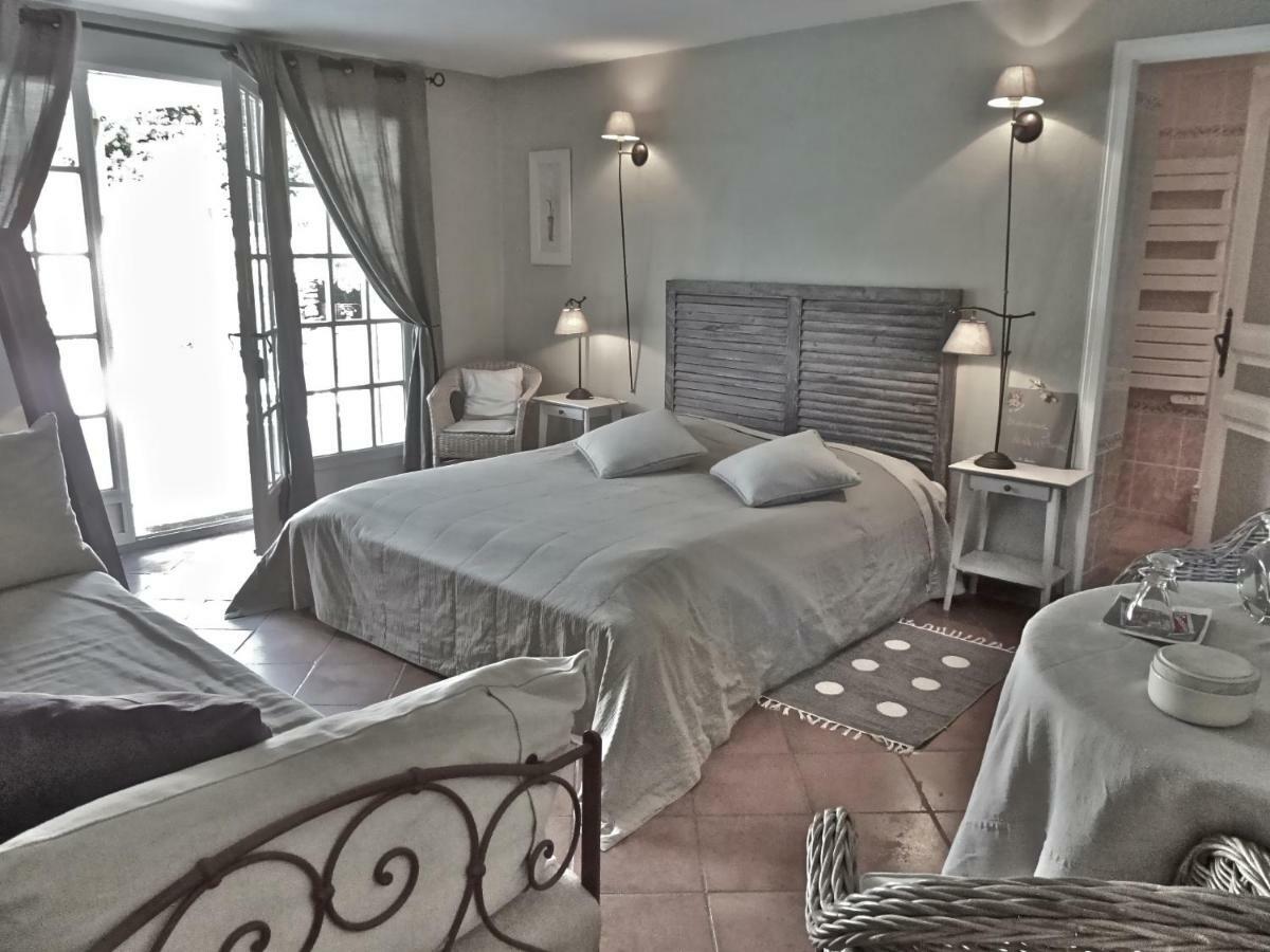 Les Chambres Des Taillades Les Taillades Esterno foto